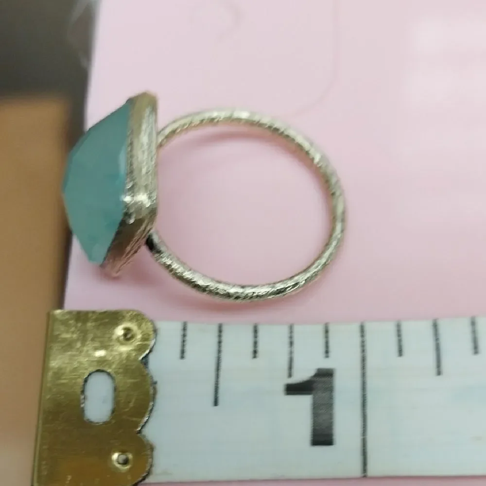 Elegant VINTAGE  Aqua  STERLING SILVER Ring with Green GEMSTONE.  SIZE 6.5